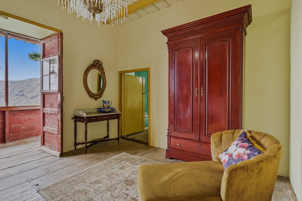 Nº6 Deluxe Family Suite with Sea View